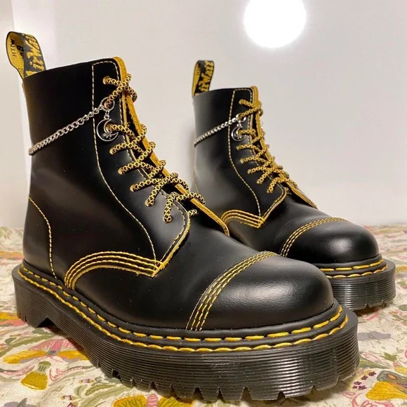 Silver Moon & Star Charm Anklet Chains for Boots & Skates - Picture 4 of 5